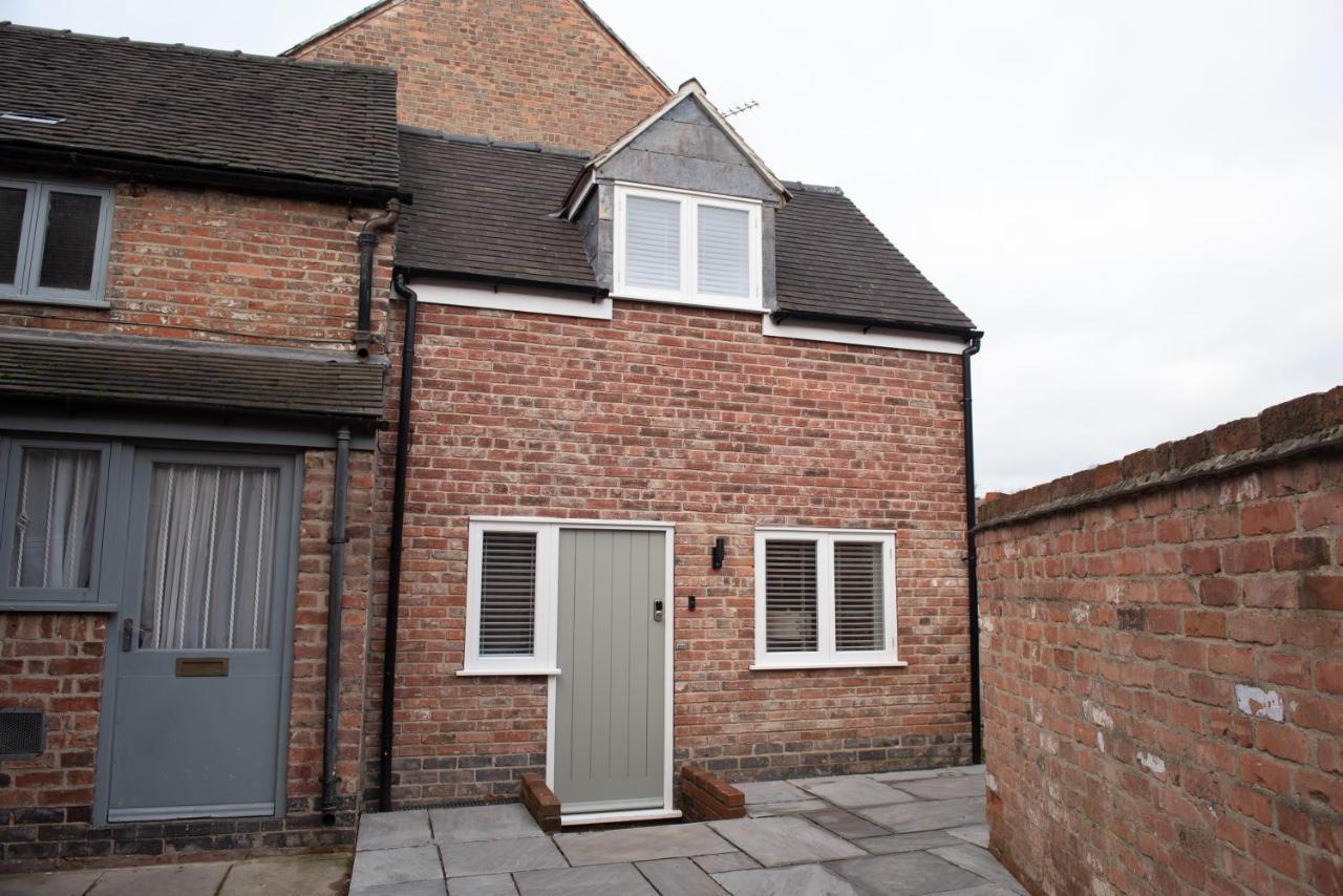 Modern Finish To A Historic Brewers House, Derby Villa ภายนอก รูปภาพ